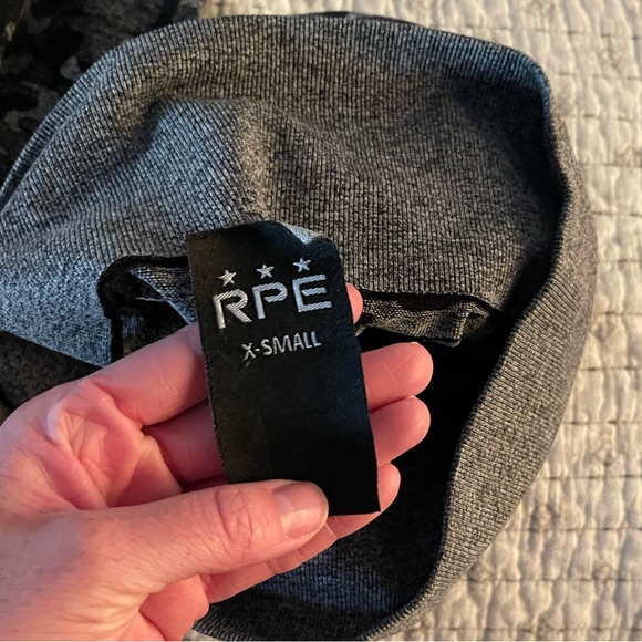 High Waisted Camo Seamless Ribbed Leggings - Picture 2 of 2